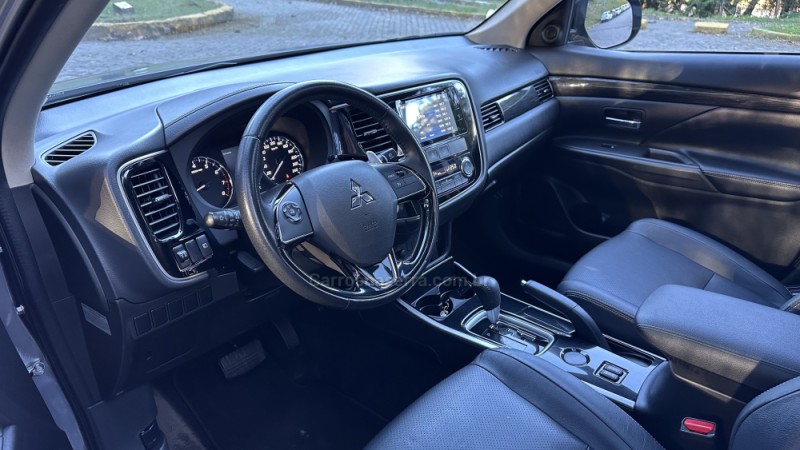 OUTLANDER 2.0 16V GASOLINA 4P AUTOMÁTICO - 2017 - CAXIAS DO SUL