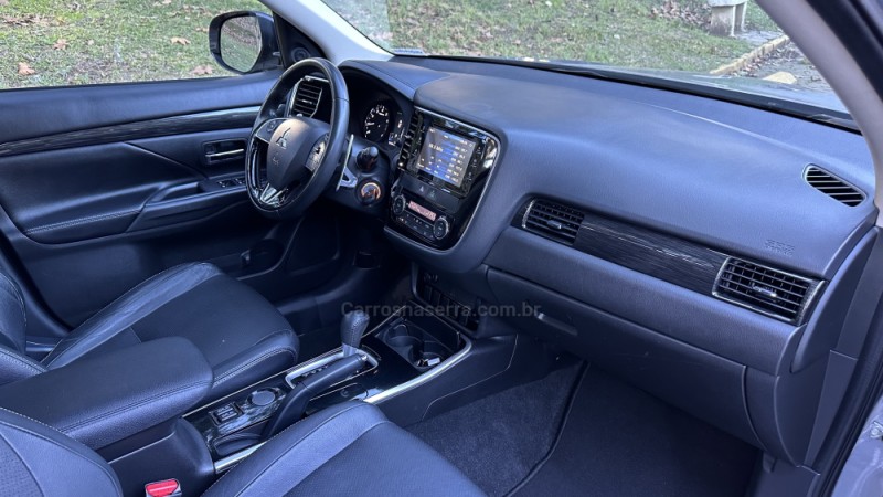 OUTLANDER 2.0 16V GASOLINA 4P AUTOMÁTICO - 2017 - CAXIAS DO SUL