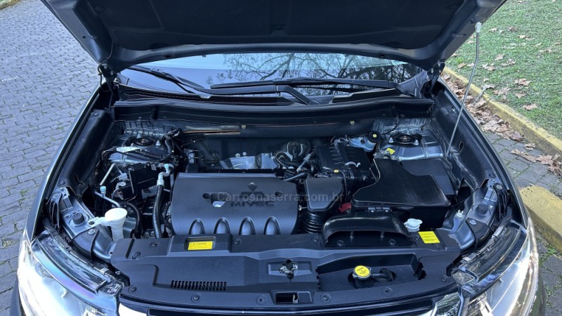 OUTLANDER 2.0 16V GASOLINA 4P AUTOMÁTICO - 2017 - CAXIAS DO SUL