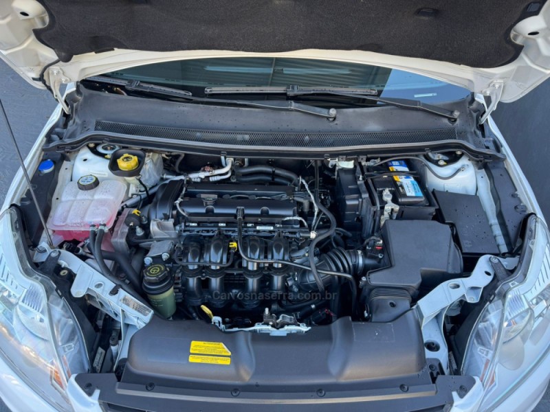 FOCUS 1.6 GL 8V FLEX 4P MANUAL - 2012 - TAPEJARA