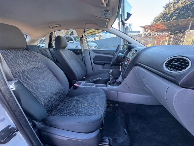 FOCUS 1.6 GL 8V FLEX 4P MANUAL - 2012 - TAPEJARA