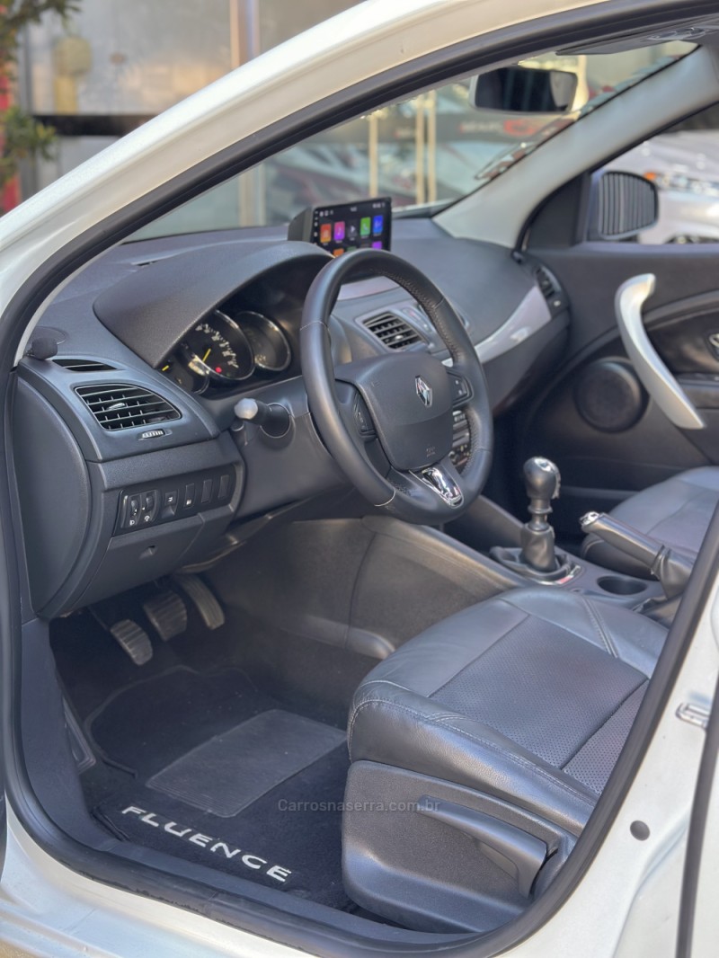FLUENCE 2.0 DYNAMIQUE 16V FLEX 4P MANUAL - 2014 - ESTâNCIA VELHA
