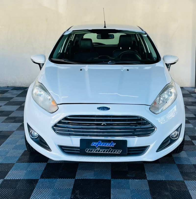 FIESTA 1.6 TITANIUM HATCH 16V FLEX 4P AUTOMÁTICO - 2016 - NOVO HAMBURGO