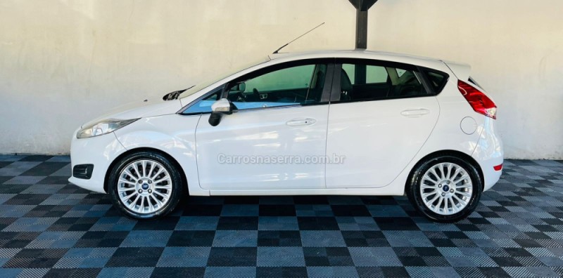 FIESTA 1.6 TITANIUM HATCH 16V FLEX 4P AUTOMÁTICO - 2016 - NOVO HAMBURGO