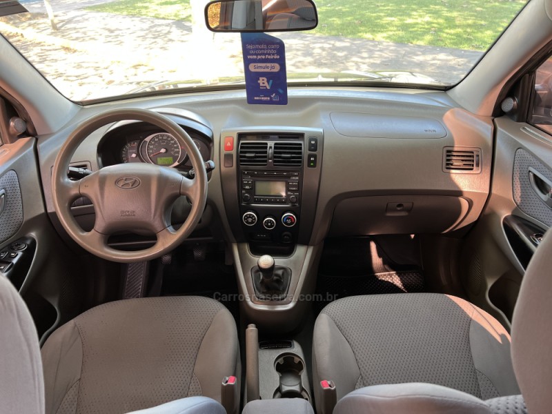 TUCSON 2.0 MPFI GL 16V 142CV 2WD GASOLINA 4P MANUAL - 2011 - DOIS IRMãOS