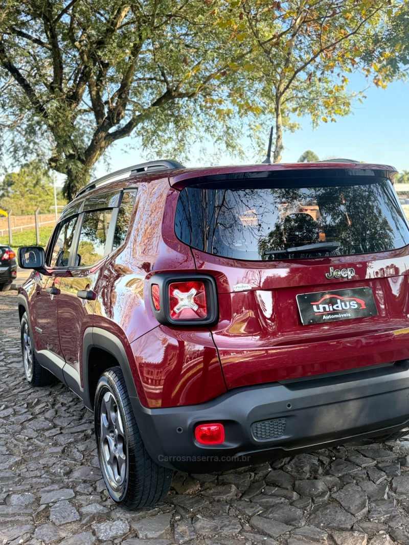 RENEGADE 1.8 16V FLEX SPORT 4P AUTOMÁTICO - 2017 - DOIS IRMãOS