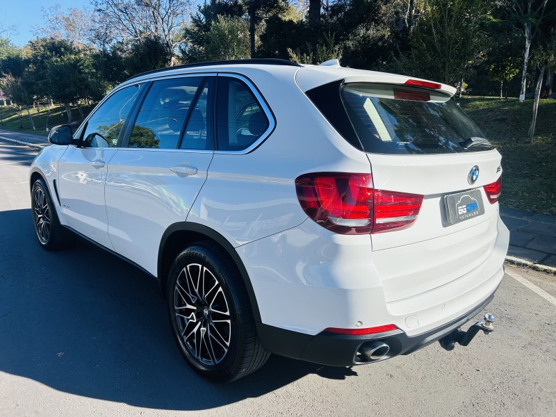 X5 3.0 FULL 4X4 35I 6 CILINDROS 24V DIESEL 4P AUTOMÁTICO - 2015 - BENTO GONçALVES