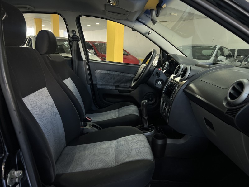 FIESTA 1.6 MPI CLASS SEDAN 8V FLEX 4P MANUAL - 2009 - CAXIAS DO SUL