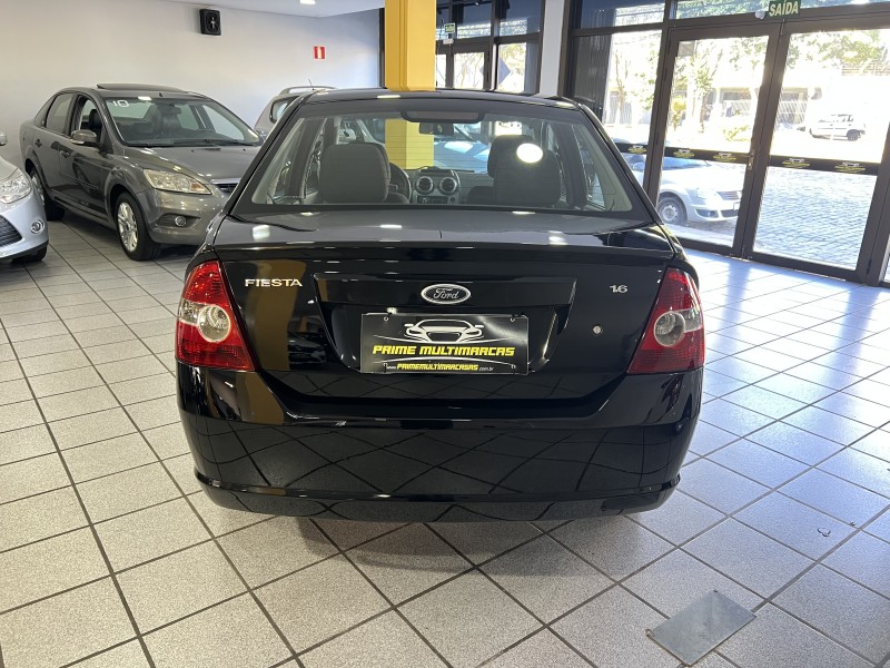 FIESTA 1.6 MPI CLASS SEDAN 8V FLEX 4P MANUAL - 2009 - CAXIAS DO SUL