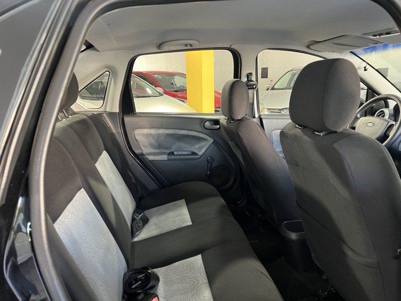 FIESTA 1.6 MPI CLASS SEDAN 8V FLEX 4P MANUAL - 2009 - CAXIAS DO SUL