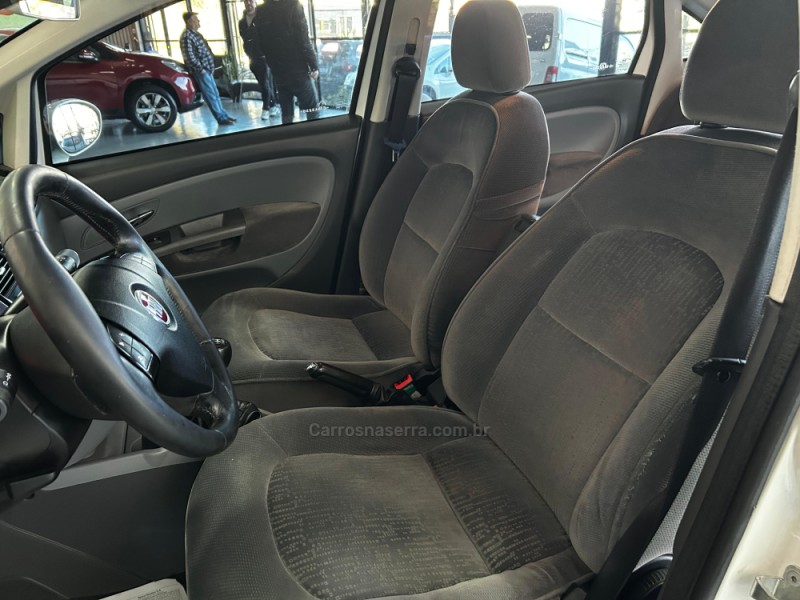 LINEA 1.8 ESSENCE 16V FLEX 4P MANUAL - 2012 - CAXIAS DO SUL