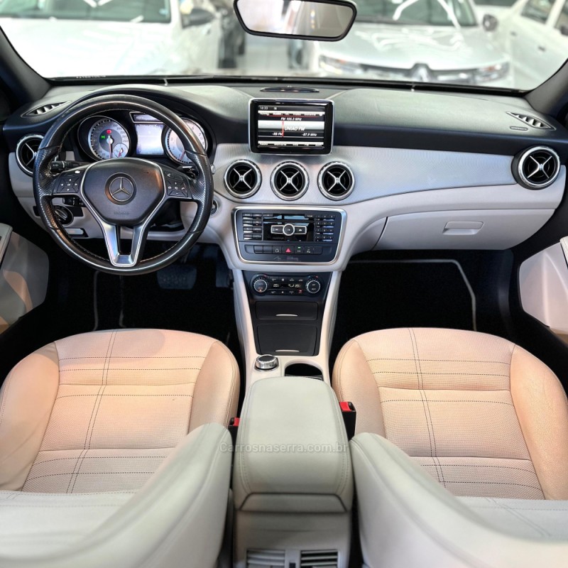 GLA 200 1.6 CGI VISION 16V TURBO GASOLINA 4P AUTOMÁTICO - 2015 - CANOAS