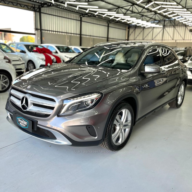 GLA 200 1.6 CGI VISION 16V TURBO GASOLINA 4P AUTOMÁTICO - 2015 - CANOAS
