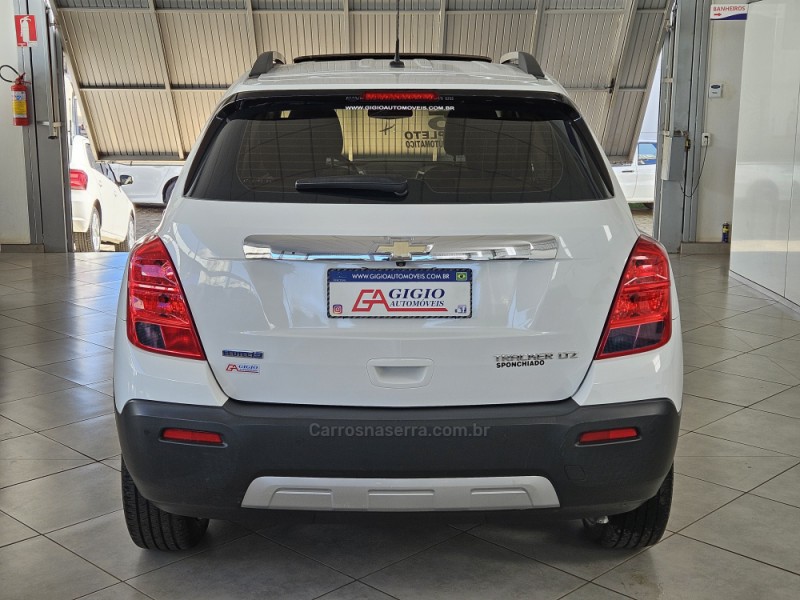 TRACKER 1.8 MPFI LTZ 4X2 16V FLEX 4P AUTOMÁTICO - 2015 - TAPEJARA