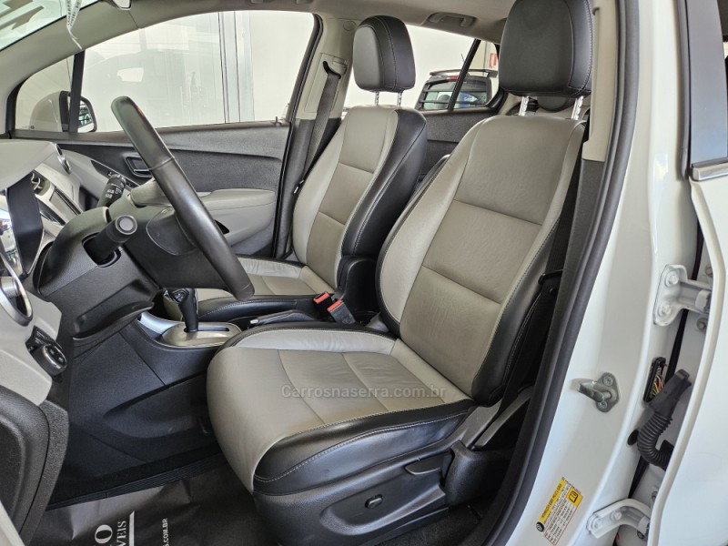 TRACKER 1.8 MPFI LTZ 4X2 16V FLEX 4P AUTOMÁTICO - 2015 - TAPEJARA