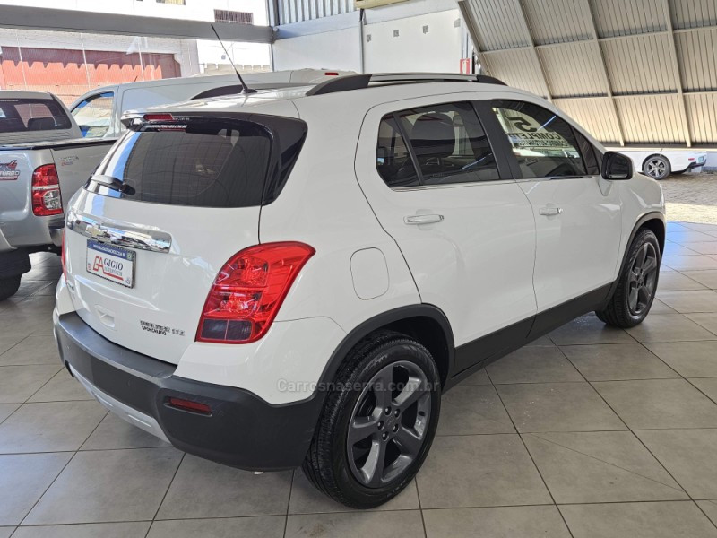 TRACKER 1.8 MPFI LTZ 4X2 16V FLEX 4P AUTOMÁTICO - 2015 - TAPEJARA