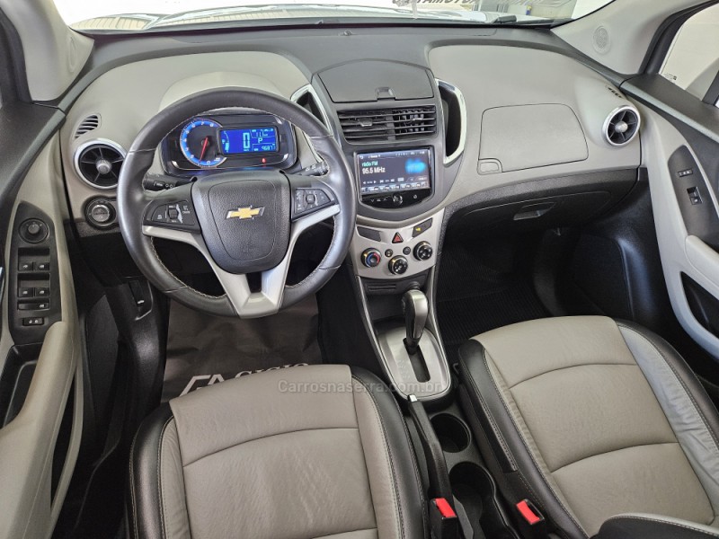 TRACKER 1.8 MPFI LTZ 4X2 16V FLEX 4P AUTOMÁTICO - 2015 - TAPEJARA