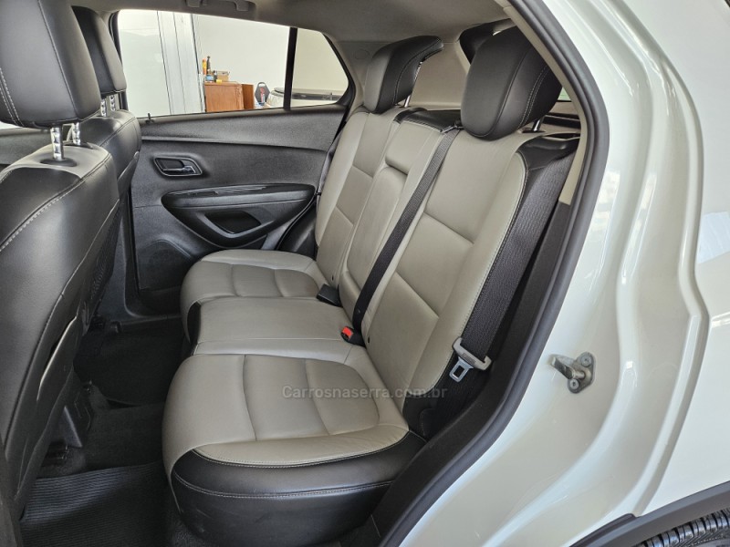 TRACKER 1.8 MPFI LTZ 4X2 16V FLEX 4P AUTOMÁTICO - 2015 - TAPEJARA