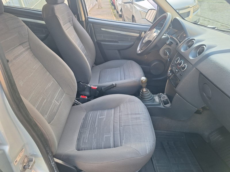 PRISMA 1.4 MPFI MAXX 8V FLEX 4P MANUAL - 2010 - CAXIAS DO SUL