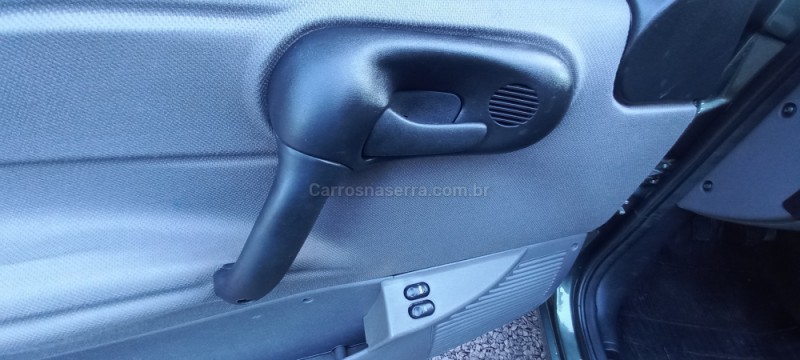 CLASSIC 1.0 VHC LS 8V FLEX 4P MANUAL - 2011 - PICADA CAFé