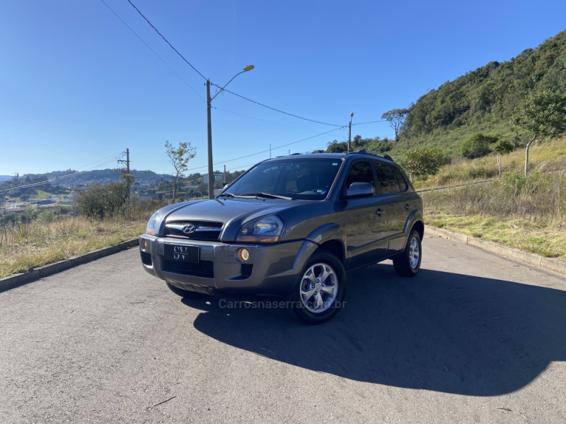 tucson 2.0 mpfi gls 16v 143cv 2wd flex 4p automatico 2016 caxias do sul