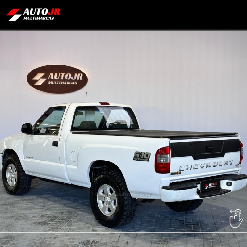 S10 2.4 MPFI ADVANTAGE 4X2 CS 8V FLEX 2P MANUAL - 2009 - VACARIA