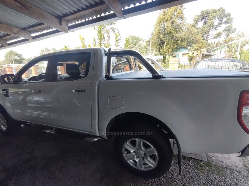 RANGER 2.5 XLT 4X2 CD 16V FLEX 4P MANUAL - 2013 - GRAMADO