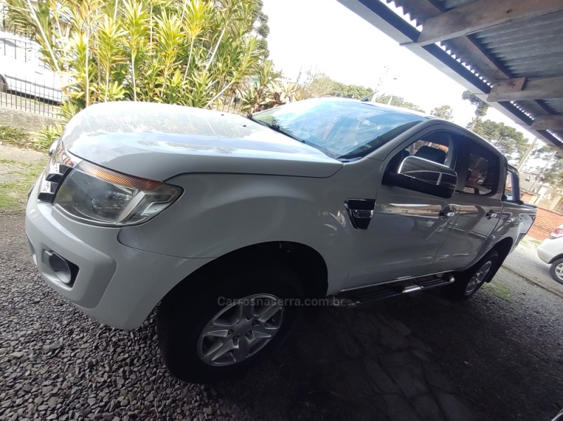 RANGER 2.5 XLT 4X2 CD 16V FLEX 4P MANUAL - 2013 - GRAMADO