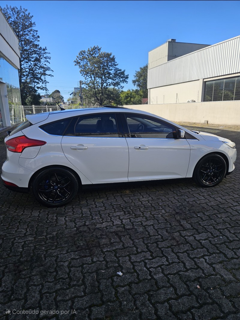 FOCUS 2.0 TITANIUM PLUS HATCH 16V FLEX 4P AUTO - 2016 - FARROUPILHA