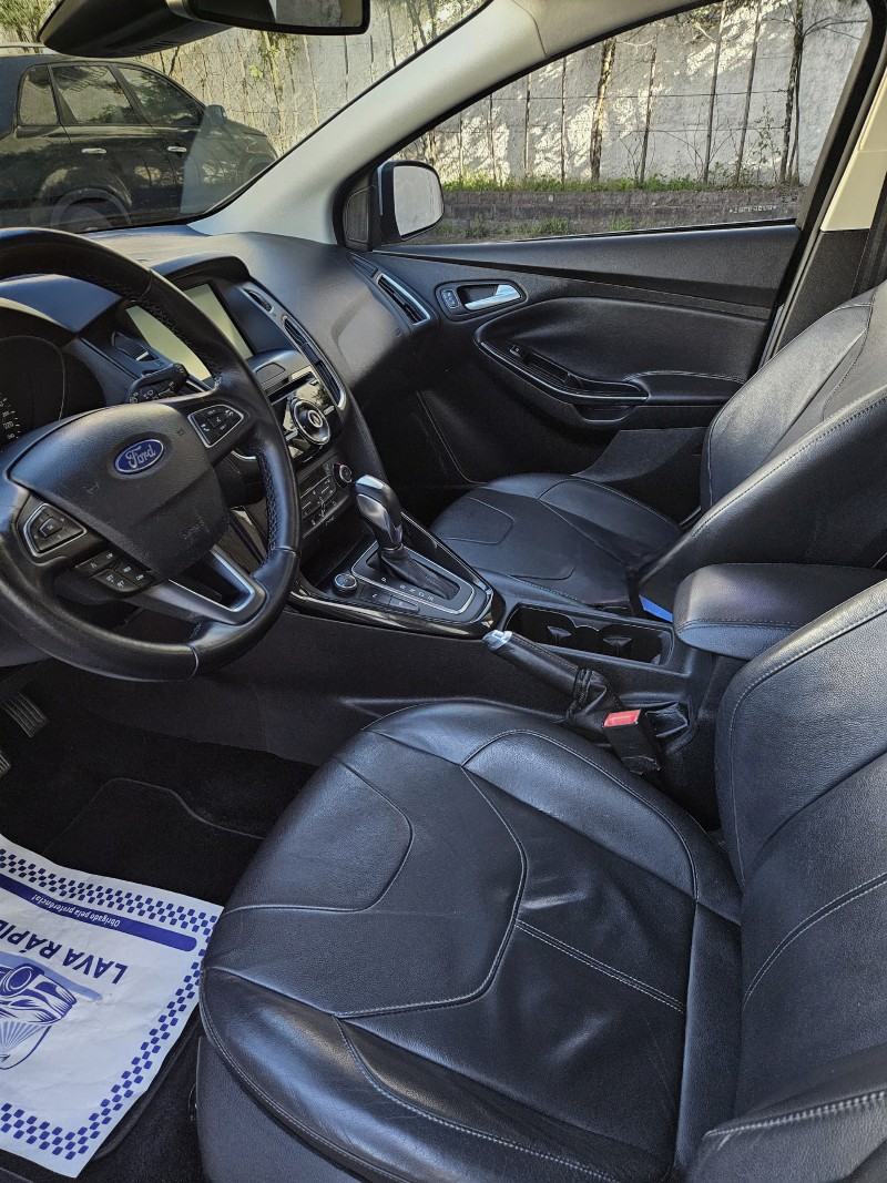 FOCUS 2.0 TITANIUM PLUS HATCH 16V FLEX 4P AUTO - 2016 - FARROUPILHA