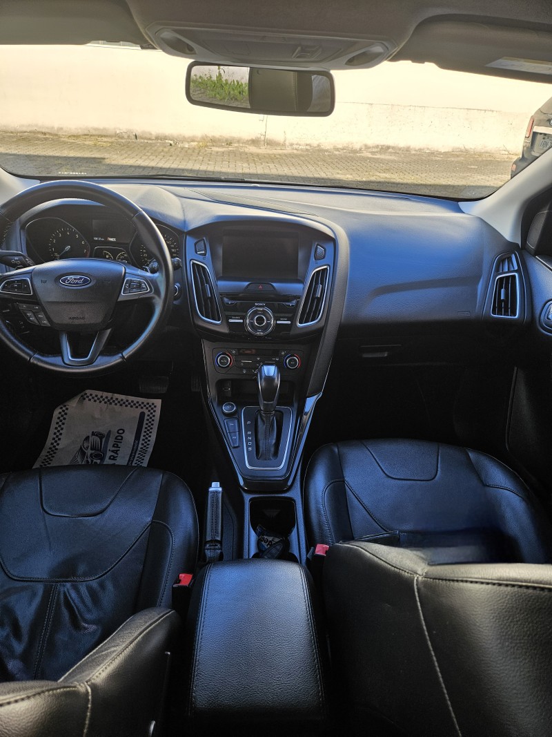 FOCUS 2.0 TITANIUM PLUS HATCH 16V FLEX 4P AUTO - 2016 - FARROUPILHA