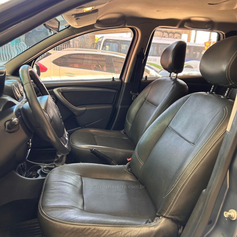 DUSTER 2.0 DYNAMIQUE 4X2 16V FLEX 4P MANUAL - 2013 - SAPUCAIA DO SUL