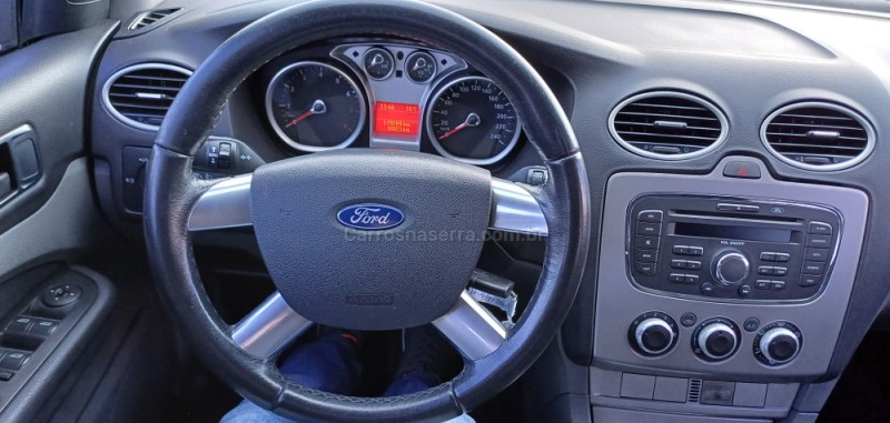 FOCUS 1.6 GLX 16V FLEX 4P MANUAL - 2011 - FARROUPILHA