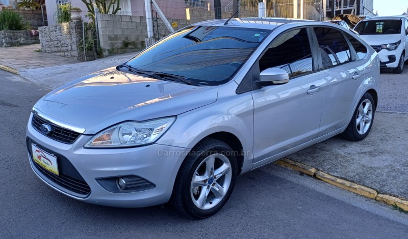 FOCUS 1.6 GLX 16V FLEX 4P MANUAL - 2011 - FARROUPILHA