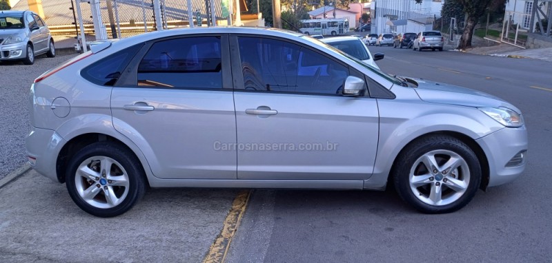 FOCUS 1.6 GLX 16V FLEX 4P MANUAL - 2011 - FARROUPILHA