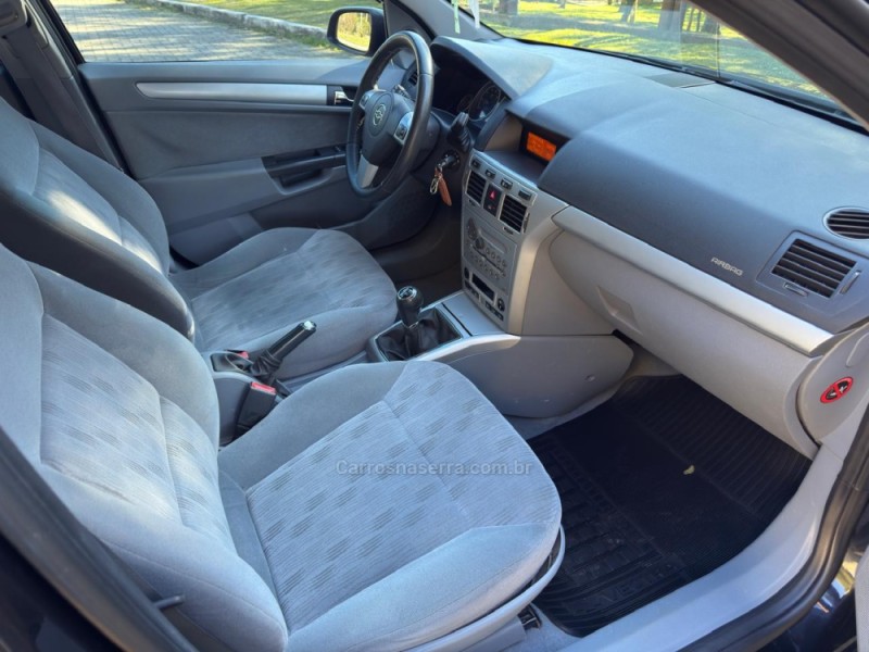 VECTRA 2.0 MPFI ELEGANCE 8V 140CV FLEX 4P MANUAL - 2009 - CANELA