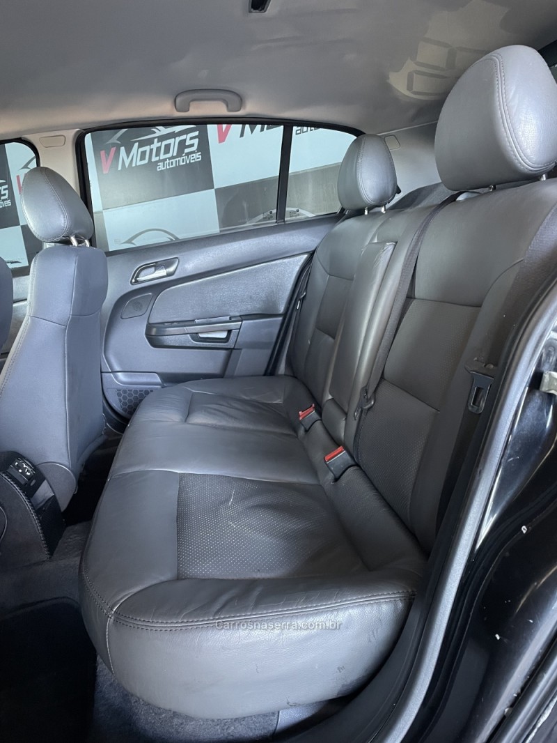 VECTRA 2.0 MPFI GT HATCH 8V FLEX 4P MANUAL - 2009 - PAROBé