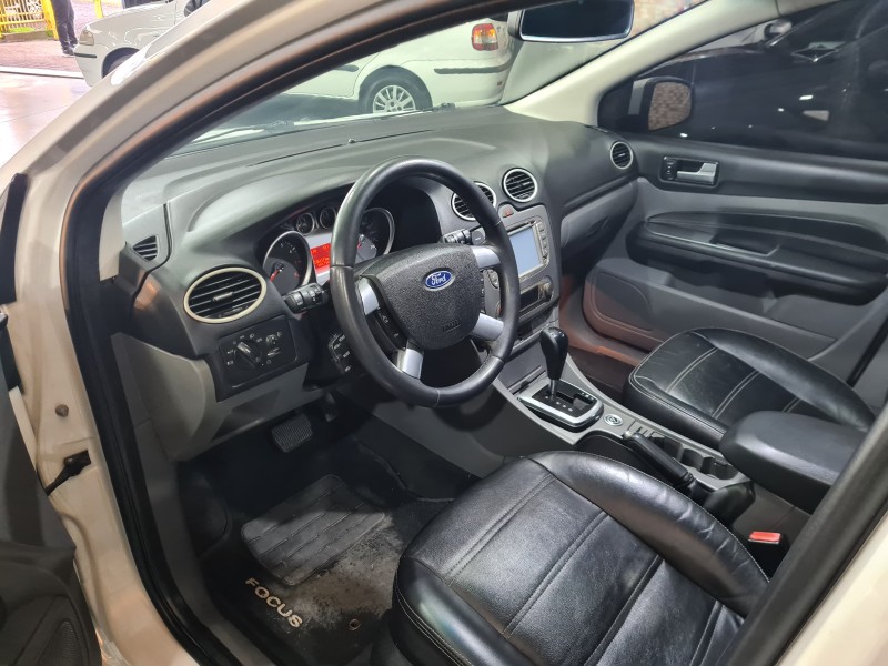 FOCUS 2.0 TITANIUM PLUS SEDAN 16V FLEX 4P AUTOMÁTICO - 2012 - FARROUPILHA