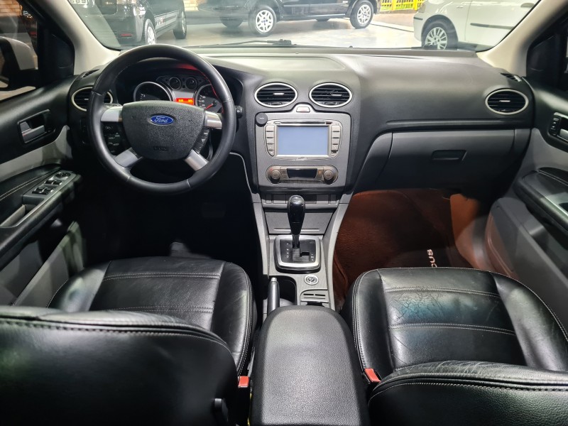 FOCUS 2.0 TITANIUM PLUS SEDAN 16V FLEX 4P AUTOMÁTICO - 2012 - FARROUPILHA