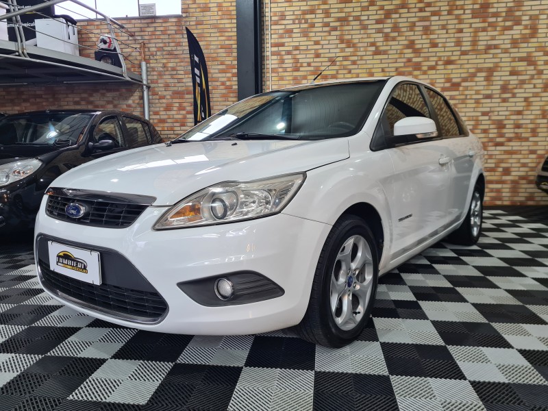 FOCUS 2.0 TITANIUM PLUS SEDAN 16V FLEX 4P AUTOMÁTICO