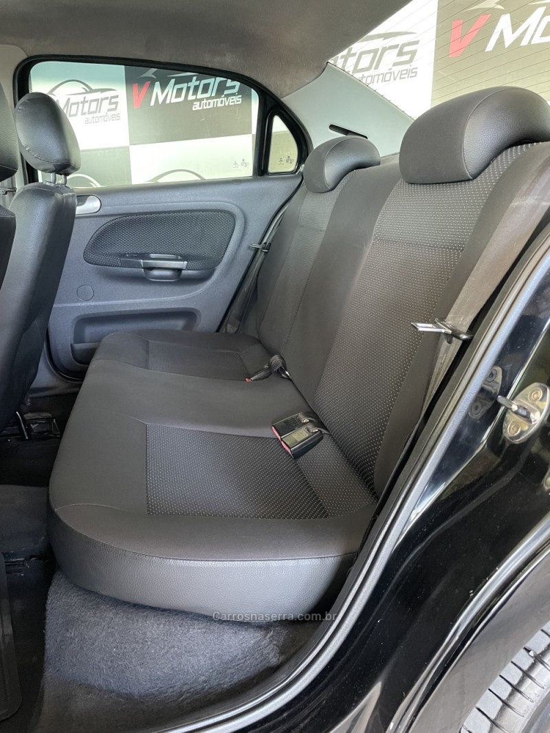 VOYAGE 1.6 MI CITY 8V FLEX 4P MANUAL - 2015 - PAROBé