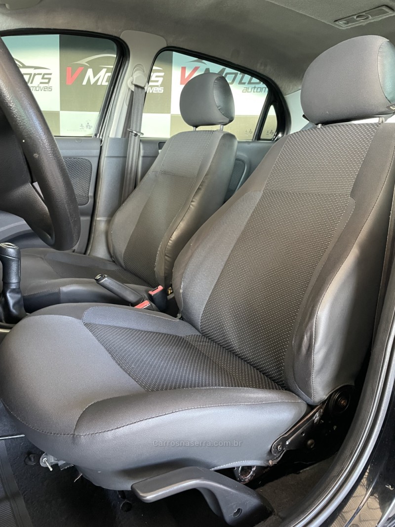 VOYAGE 1.6 MI CITY 8V FLEX 4P MANUAL - 2015 - PAROBé