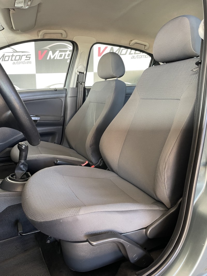 VOYAGE 1.0 MI TRENDLINE 8V FLEX 4P MANUAL - 2012 - PAROBé