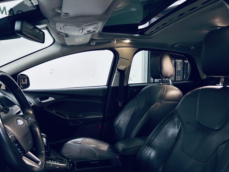 FOCUS 2.0 TITANIUM PLUS FASTBACK 16V FLEX 4P AUTOMÁTICO - 2019 - CAXIAS DO SUL