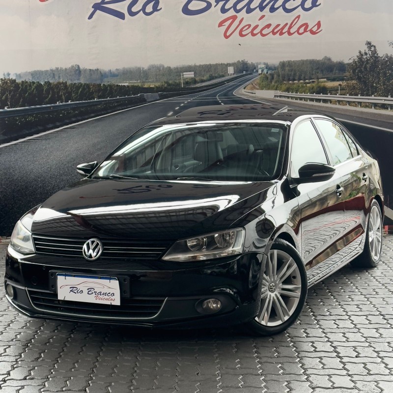 JETTA 2.0 TSI DSG HIGHLINE 200CV GASOLINA 4P AUTOMÁTICO - 2011 - CAXIAS DO SUL