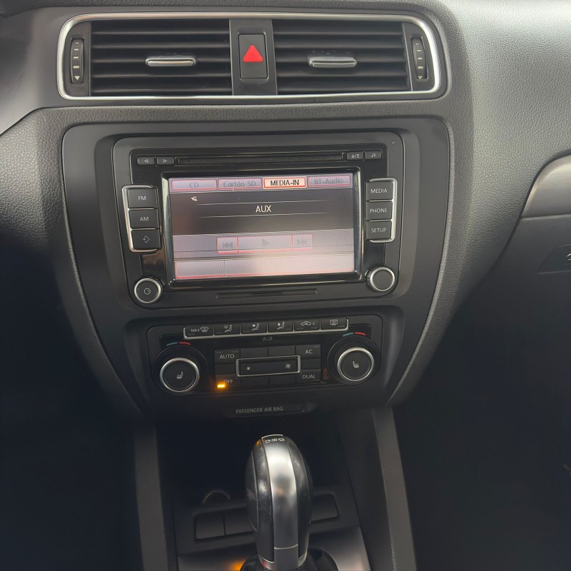 JETTA 2.0 TSI DSG HIGHLINE 200CV GASOLINA 4P AUTOMÁTICO - 2011 - CAXIAS DO SUL