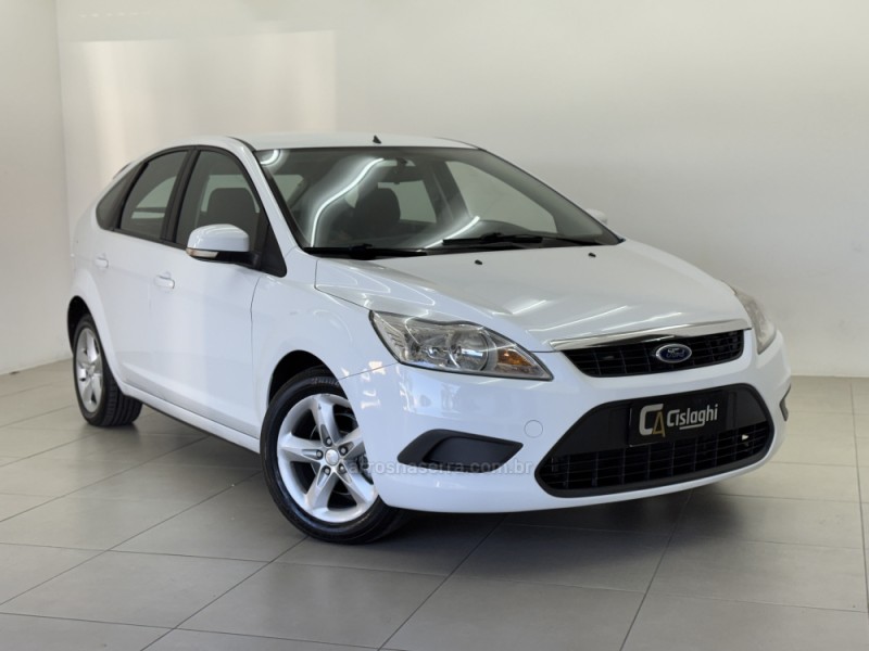 FOCUS 1.6 GLX 16V FLEX 4P MANUAL - 2011 - CARLOS BARBOSA