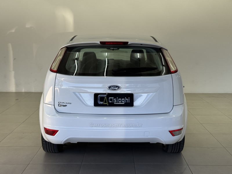 FOCUS 1.6 GLX 16V FLEX 4P MANUAL - 2011 - CARLOS BARBOSA