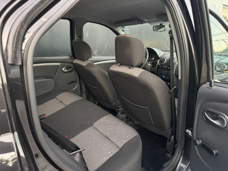 LOGAN 1.6 EXPRESSION 8V HI-FLEX 4P MANUAL - 2013 - ESTâNCIA VELHA