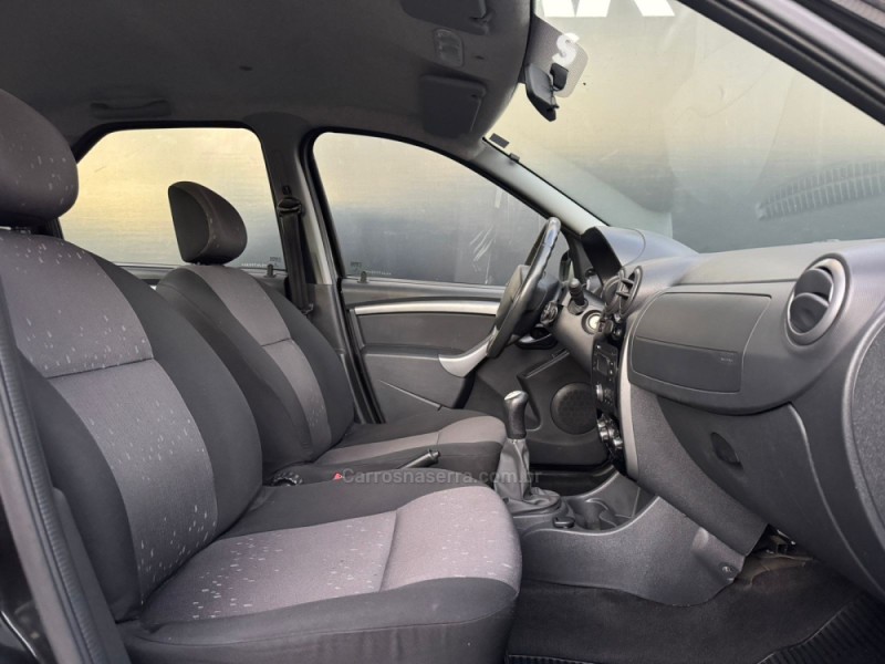 LOGAN 1.6 EXPRESSION 8V HI-FLEX 4P MANUAL - 2013 - ESTâNCIA VELHA